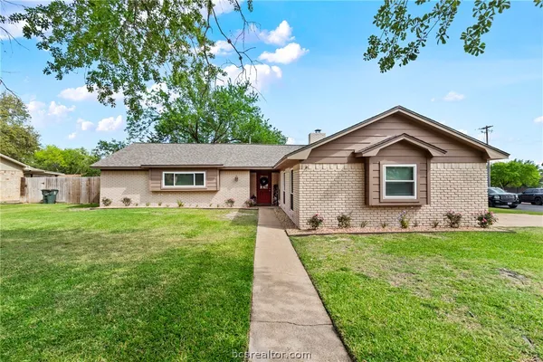 $289,900 | 3517 Oak Hollow Drive, Bryan, TX 77802