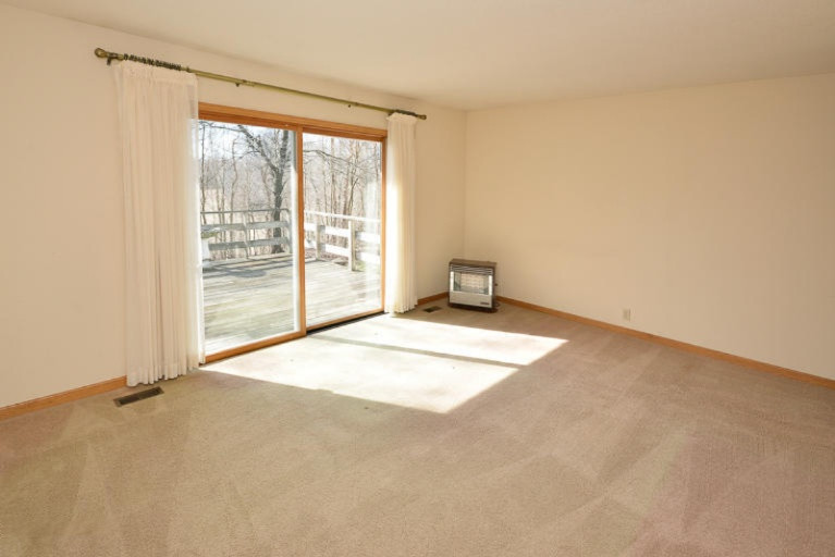 6511 Ravine Road Kalamazoo, MI 49009 - Photo 2 of 25 6511Ravine_04