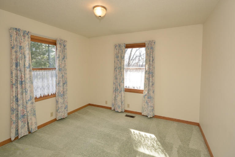 6511 Ravine Road Kalamazoo, MI 49009 - Photo 8 of 25 6511Ravine_12