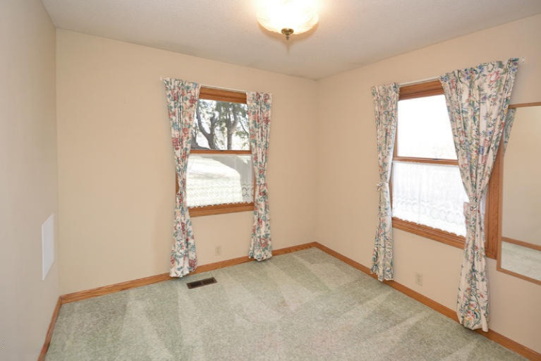 6511 Ravine Road Kalamazoo, MI 49009 - Photo 9 of 25 6511Ravine_13