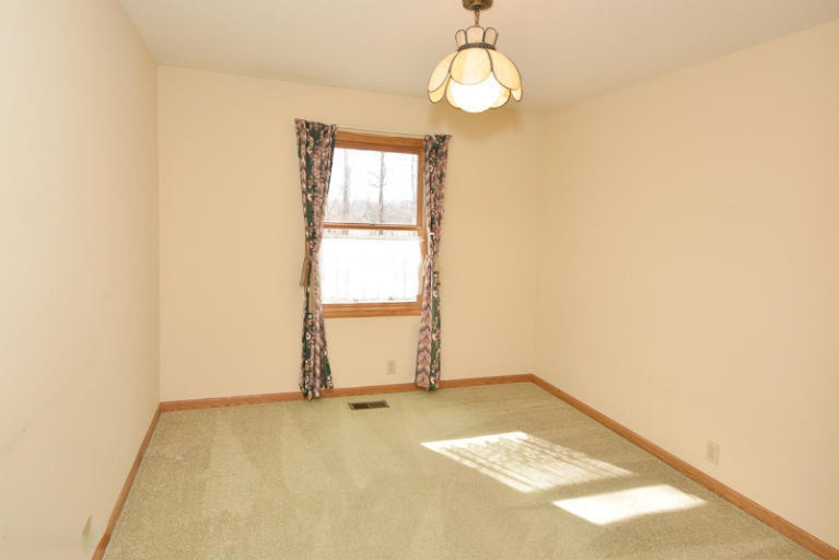 6511 Ravine Road Kalamazoo, MI 49009 - Photo 10 of 25 6511Ravine_14