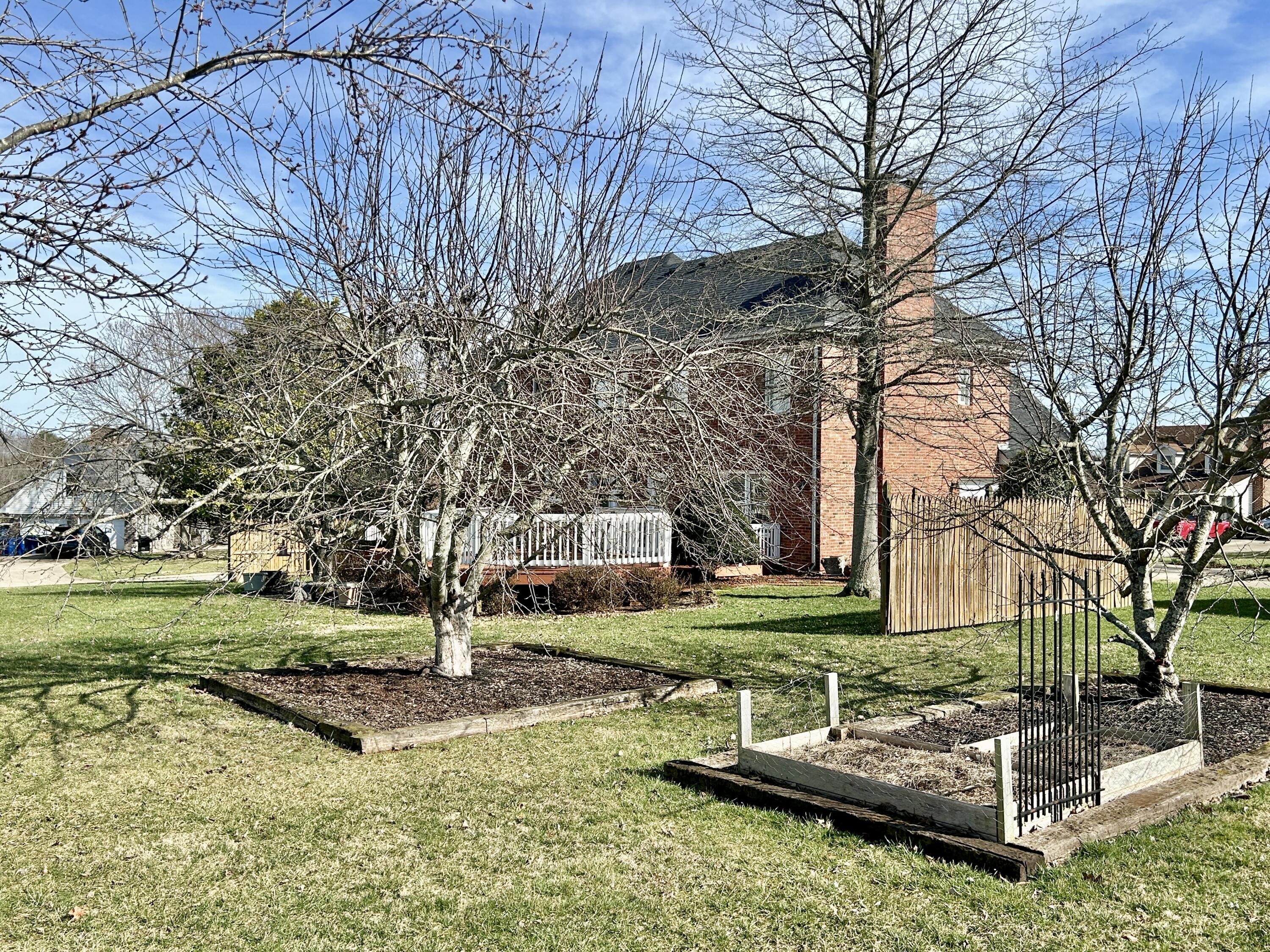 190 Ridgeview Drive Somerset, KY 42503 - Photo 4 of 64 IMG_E8592