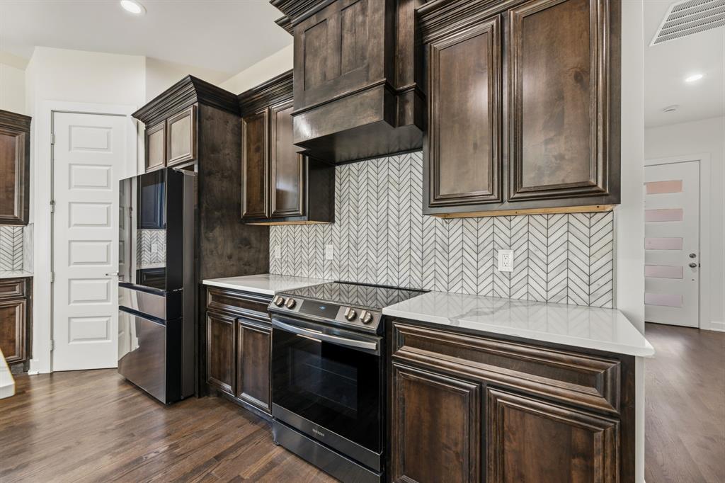 1726 Driskell Street Dallas, TX 75215 - Photo 14 of 39