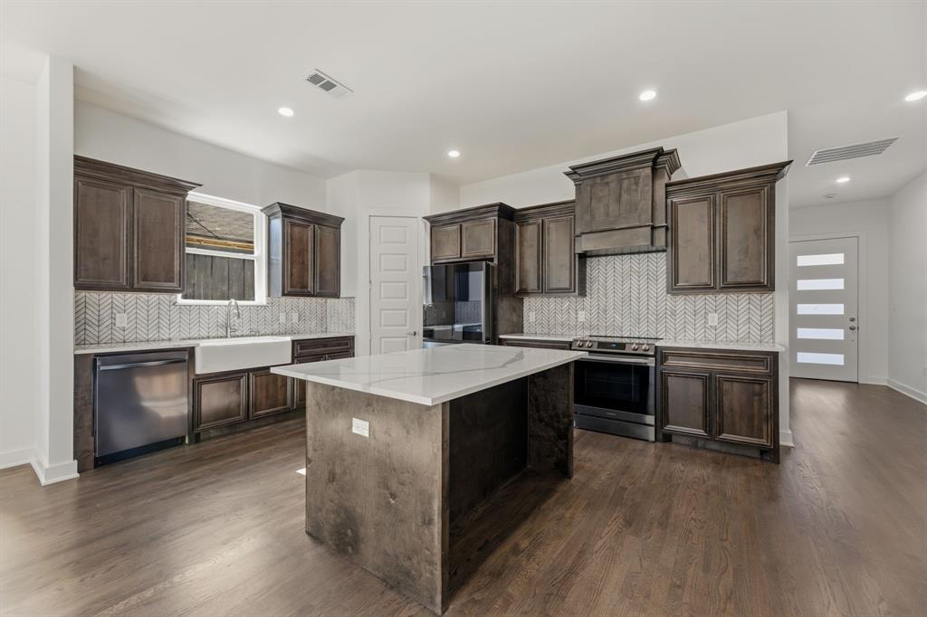 1726 Driskell Street Dallas, TX 75215 - Photo 17 of 39