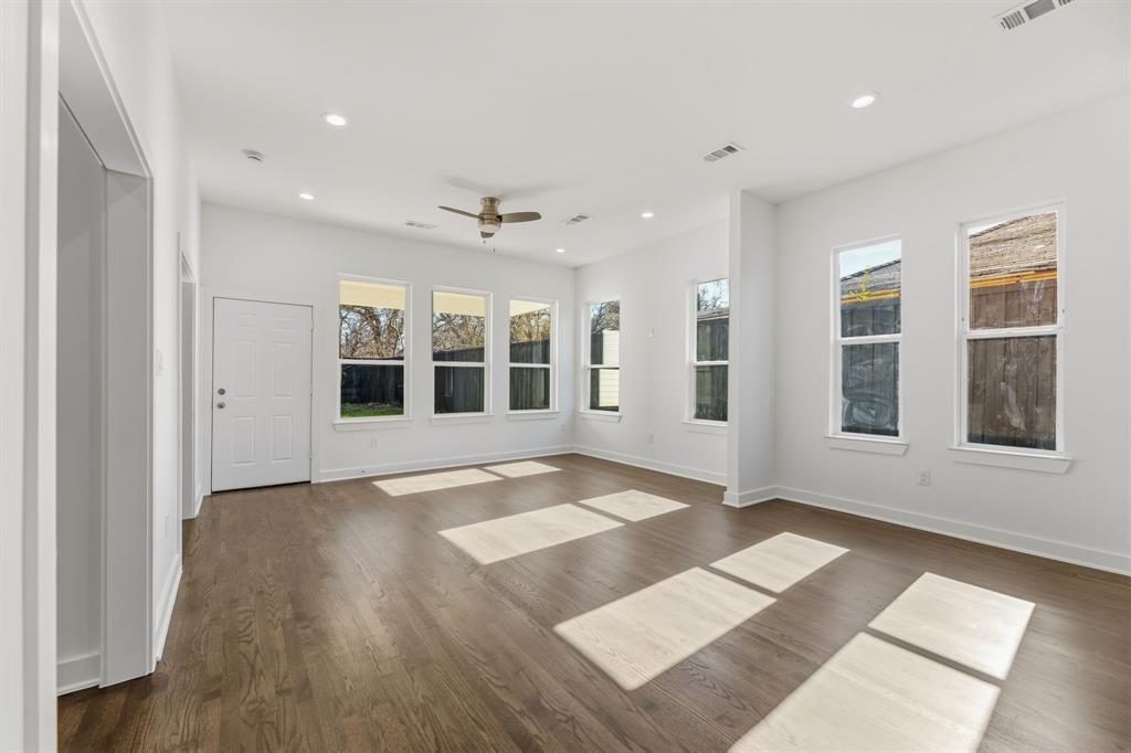 1726 Driskell Street Dallas, TX 75215 - Photo 20 of 39