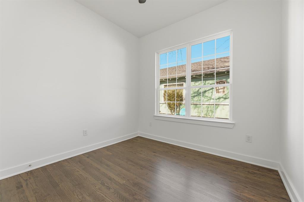 1726 Driskell Street Dallas, TX 75215 - Photo 23 of 39