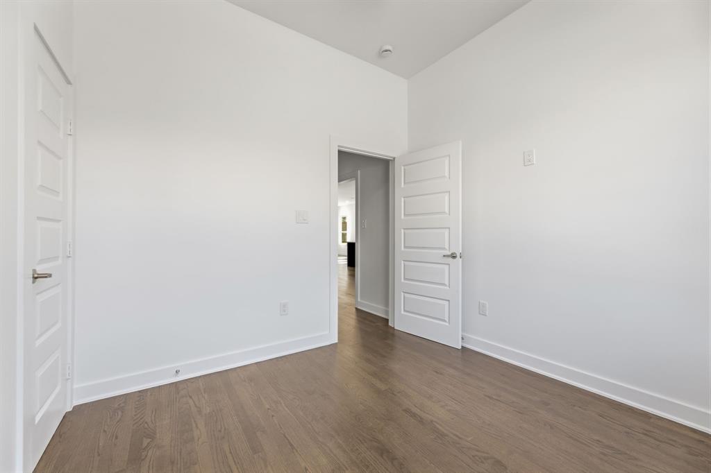 1726 Driskell Street Dallas, TX 75215 - Photo 9 of 39