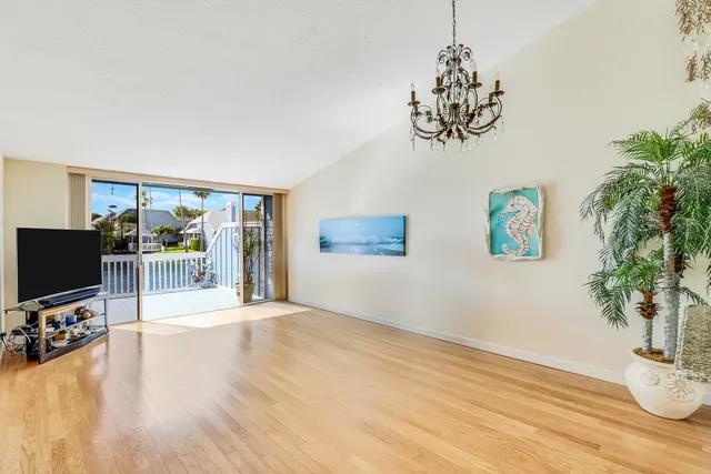 $600,000 | 213 Ocean Dunes Circle, Jupiter, FL 33477