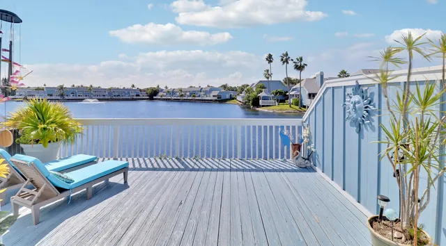 $600,000 | 213 Ocean Dunes Circle, Jupiter, FL 33477