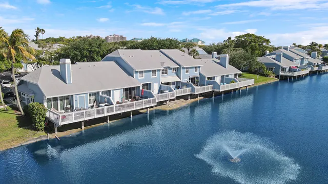 $600,000 | 213 Ocean Dunes Circle, Jupiter, FL 33477