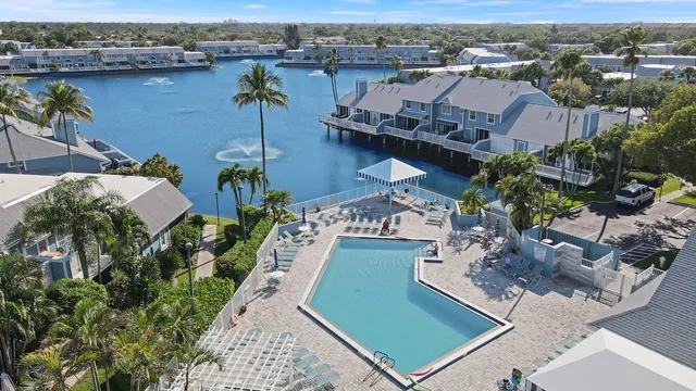 $600,000 | 213 Ocean Dunes Circle, Jupiter, FL 33477