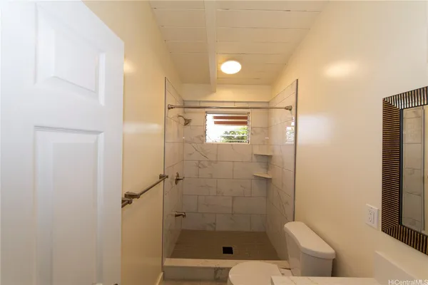 $2,400 | 723 Hoomalimali Street, Pearl City, HI 96782