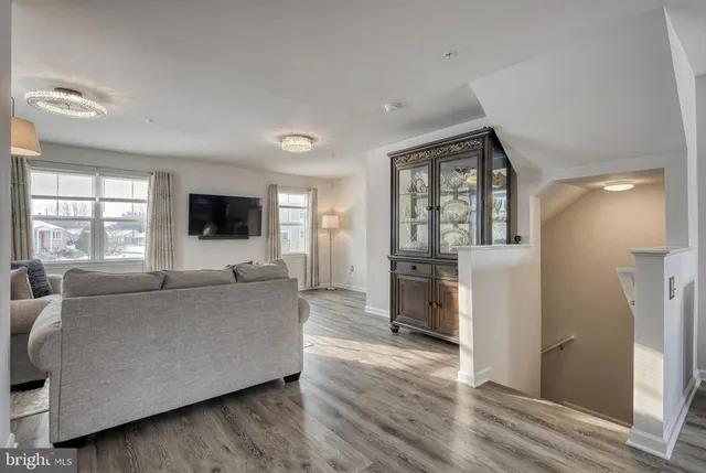 $293,500 | 1 Landing Place, Unit 1, York, PA 17408