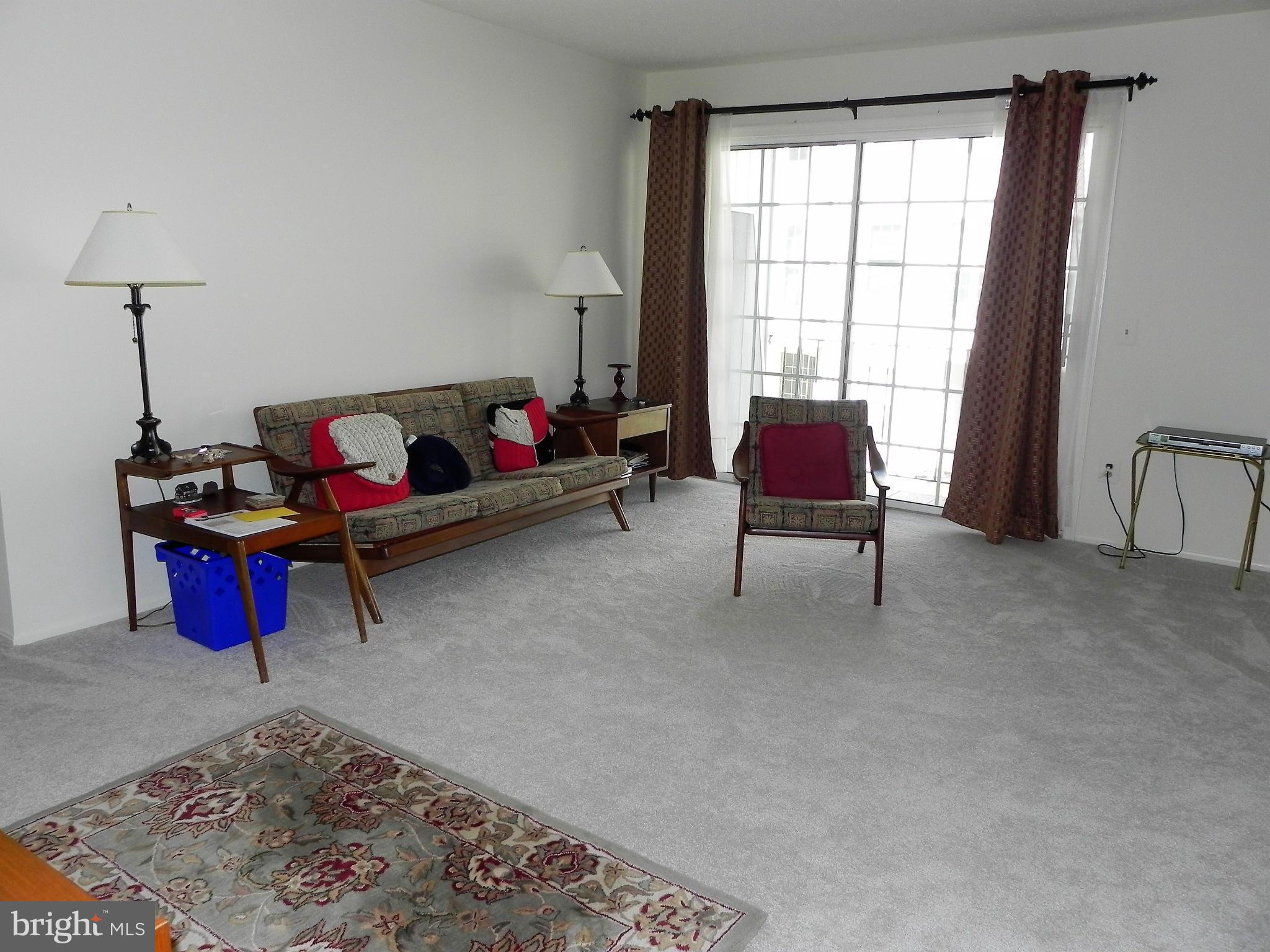 112 Fort Evans Road Southeast, Unit D Leesburg, VA 20175 - Photo 2 of 17 Living Room