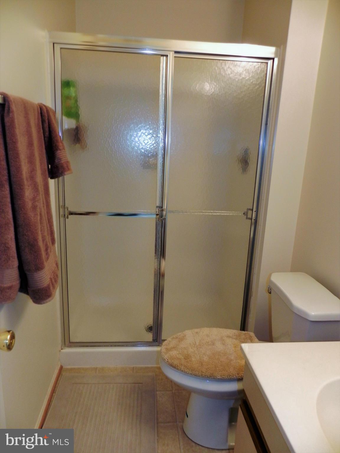 112 Fort Evans Road Southeast, Unit D Leesburg, VA 20175 - Photo 12 of 17 Bath