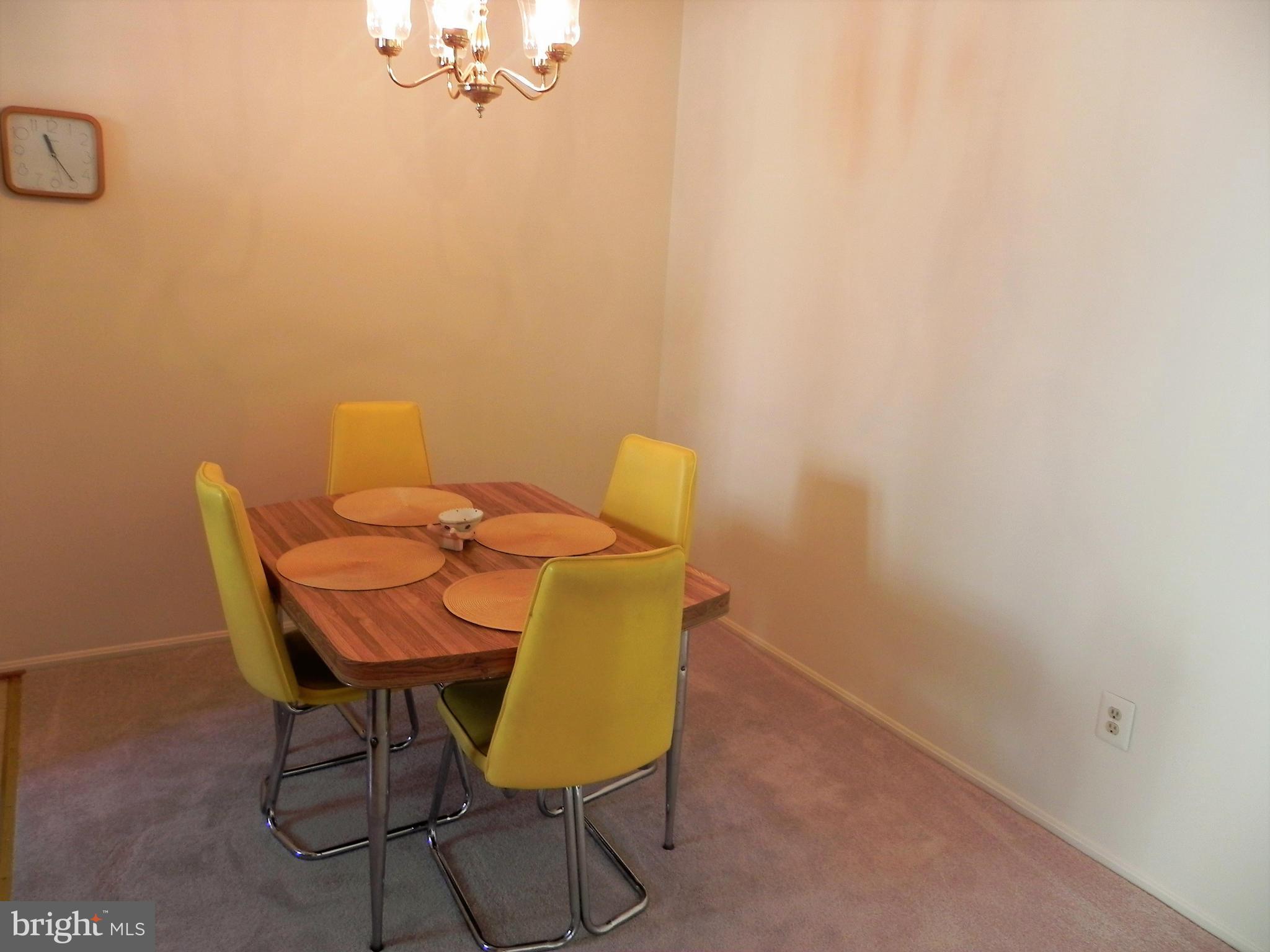 112 Fort Evans Road Southeast, Unit D Leesburg, VA 20175 - Photo 3 of 17 Dining Room