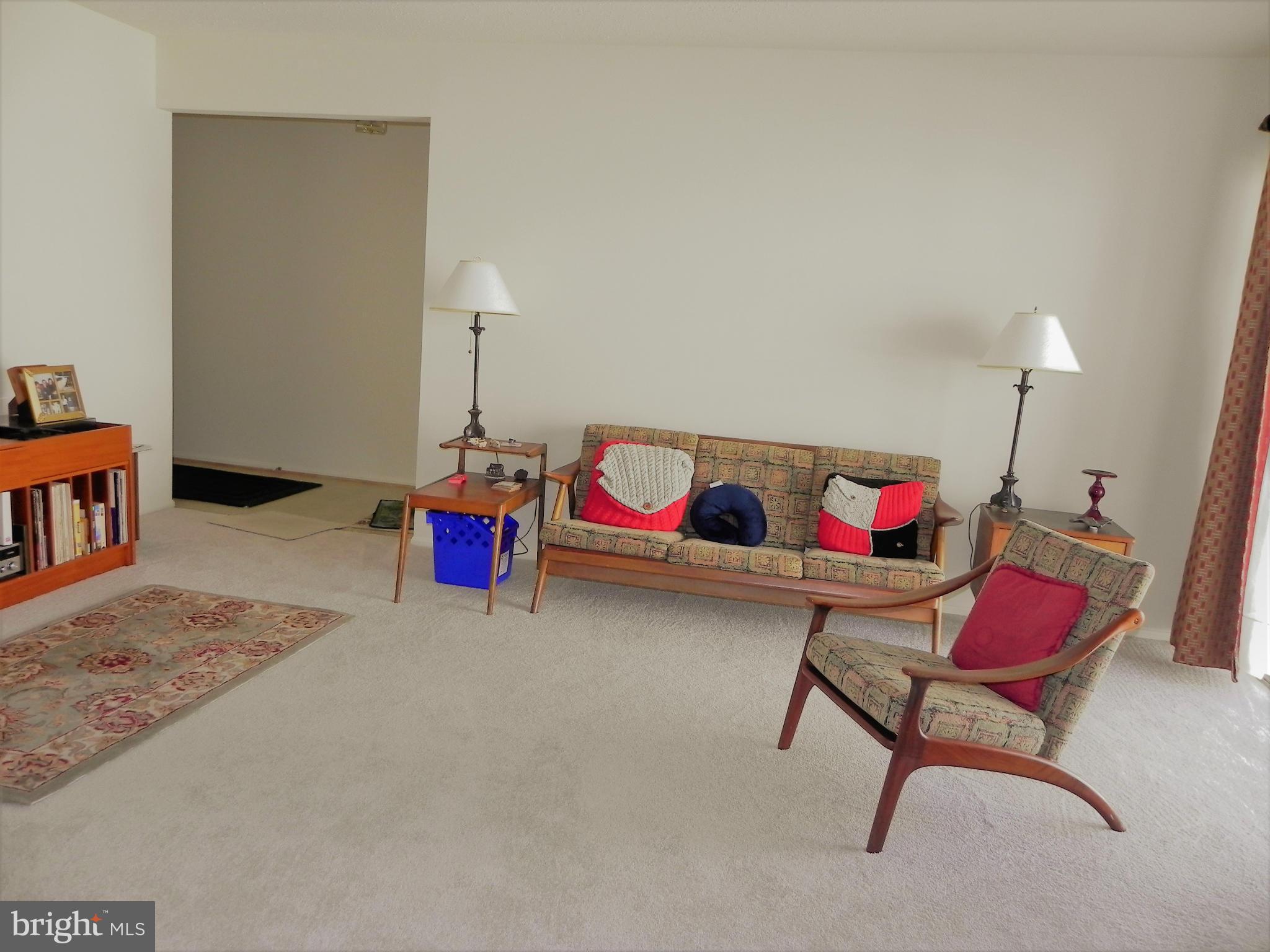 112 Fort Evans Road Southeast, Unit D Leesburg, VA 20175 - Photo 6 of 17 Living Room