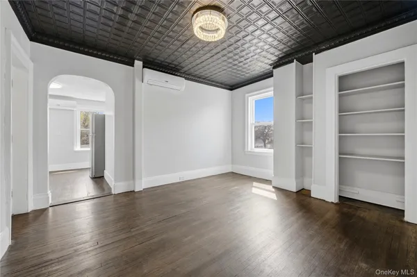 $1,950 | 45 South Robinson Avenue, Unit 2, Newburgh, NY 12550