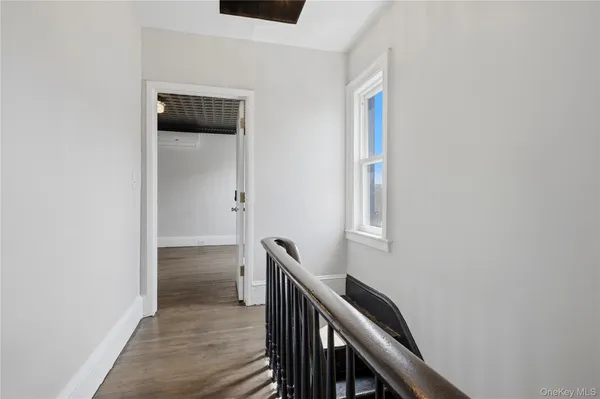 $1,950 | 45 South Robinson Avenue, Unit 2, Newburgh, NY 12550