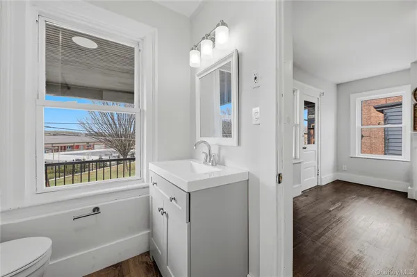$1,950 | 45 South Robinson Avenue, Unit 2, Newburgh, NY 12550