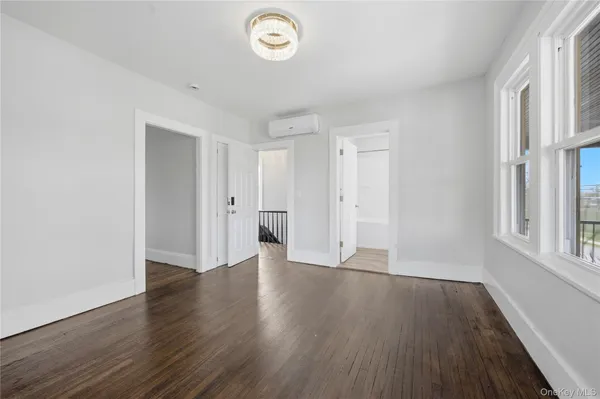 $1,950 | 45 South Robinson Avenue, Unit 2, Newburgh, NY 12550