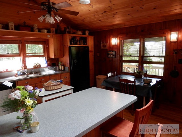 370 Hound Ears Road Boone, NC 28607 - Photo 13 of 31 Gallery Image 13