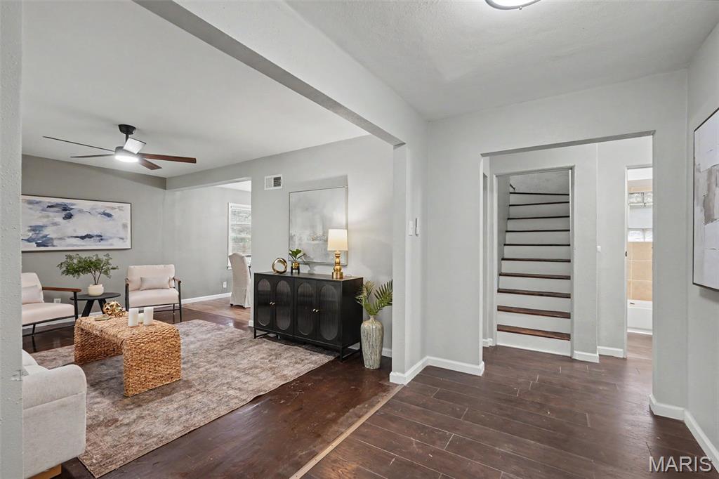 12036 Larimore Road St. Louis, MO 63138 - Photo 4 of 36 Gallery Image 4