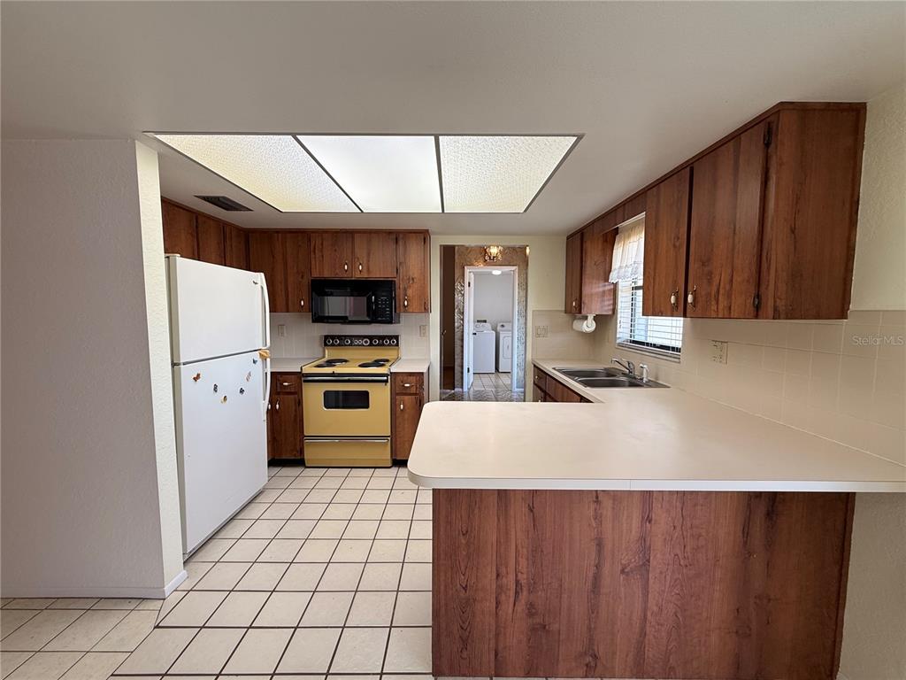 9264 Manchester Street Spring Hill, FL 34606 - Photo 14 of 40