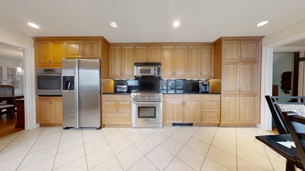 32 Hoitt Road Belmont, MA 02478 - Photo 5 of 32 Gallery Image 5