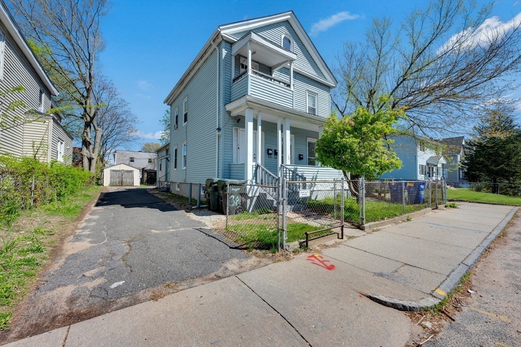 88 Tyler Street Springfield, MA 01109 - Photo 3 of 16 Gallery Image 3
