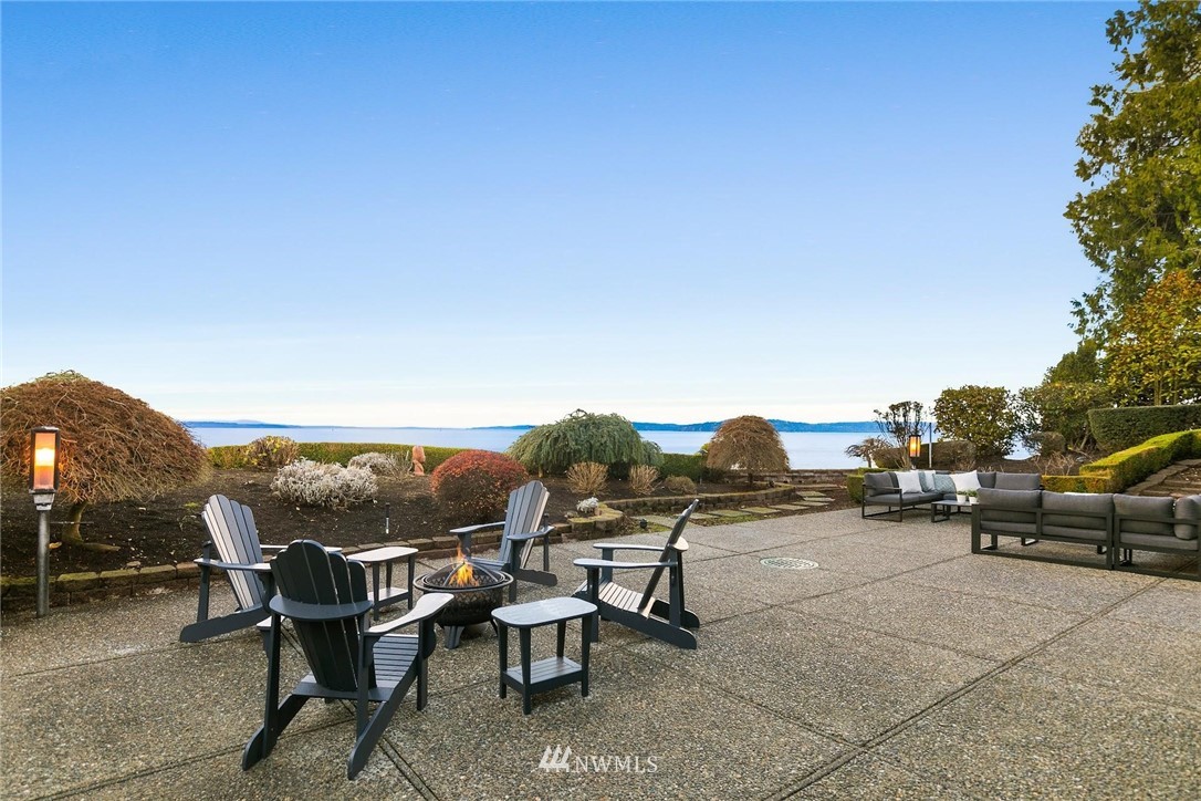 16900 Talbot Road Edmonds, WA 98026 - Photo 17 of 40 a terrace with outdoor seating and city view