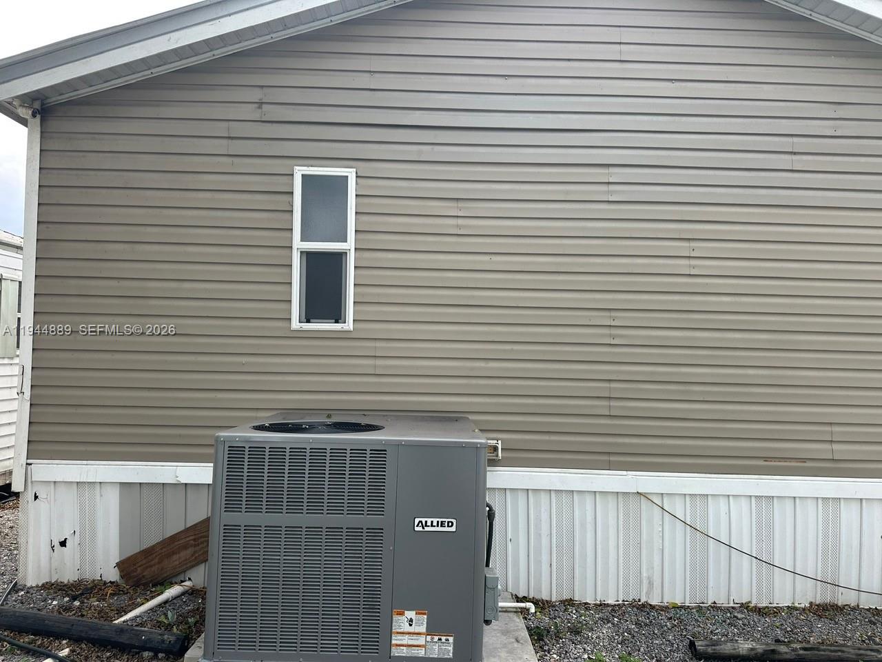 1122 Johnson Road Clewiston, FL 33440 - Photo 24 of 26 a view of a house