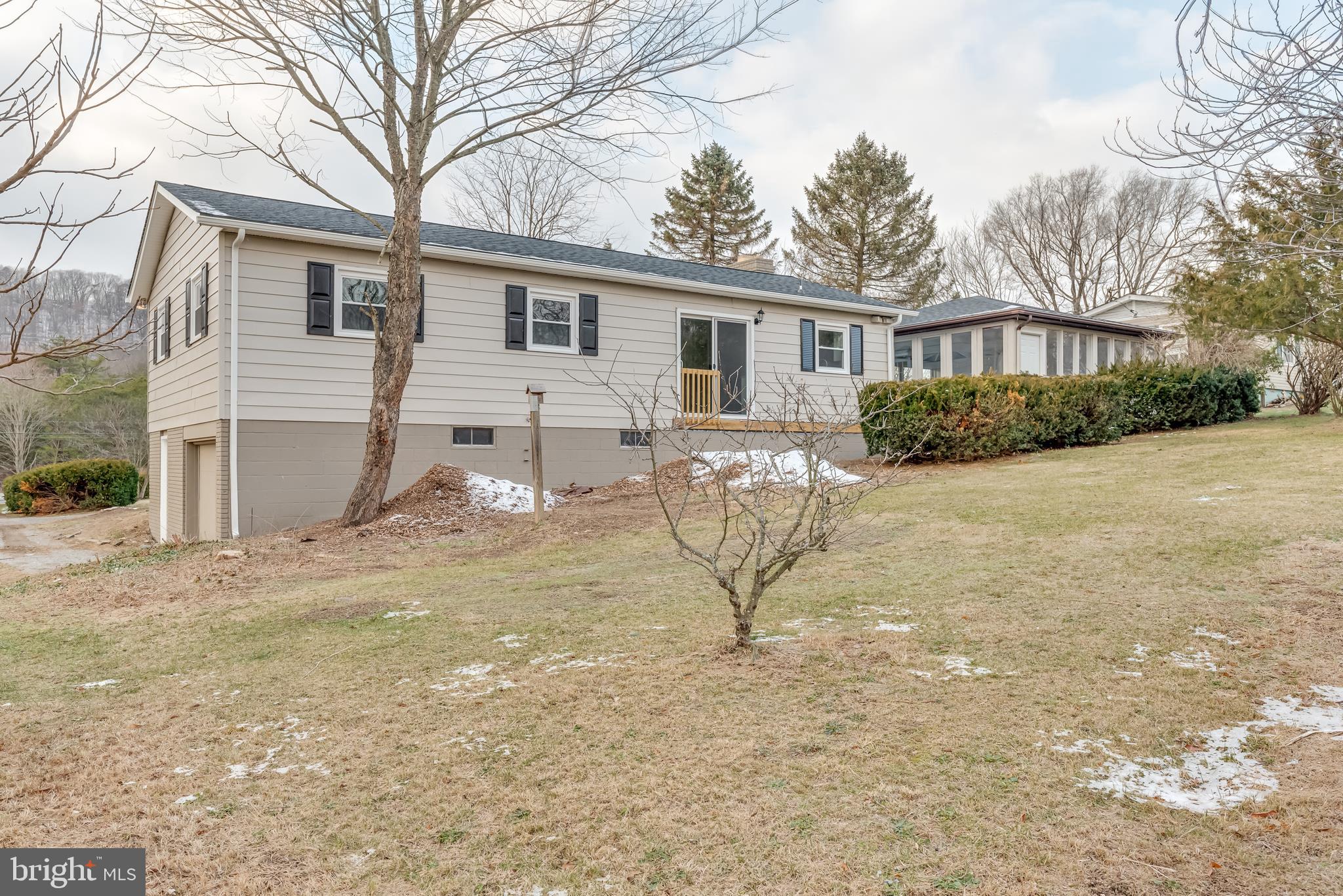 6247 Valley Road Berkeley Springs, WV 25411 - Photo 2 of 29 Gallery Image 2