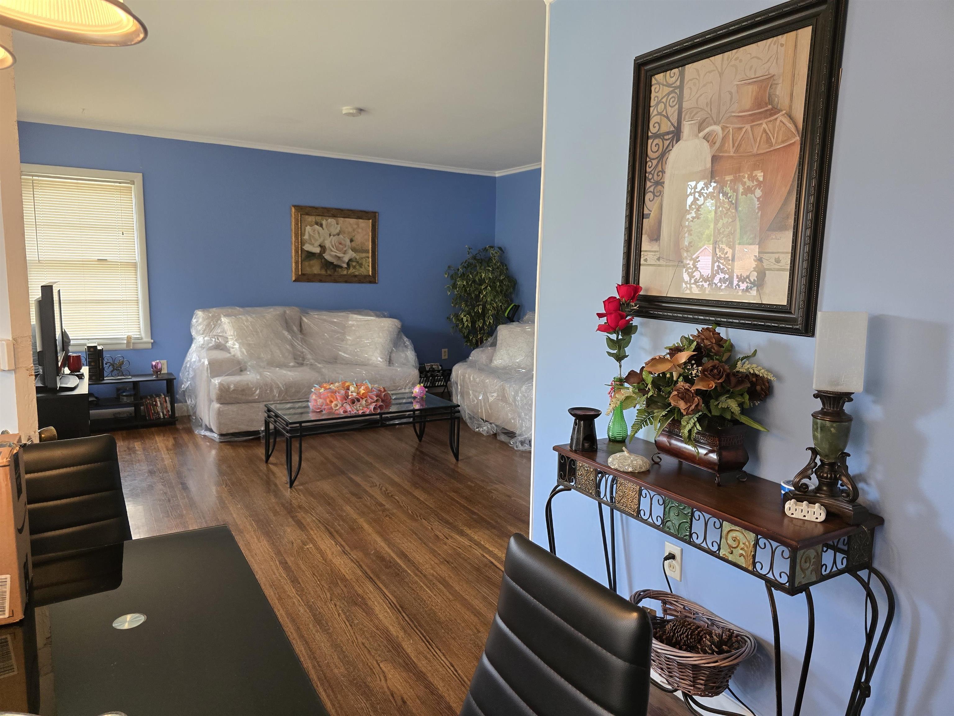 1400 Randall Drive Memphis, TN 38116 - Photo 5 of 23 a living room with furniture and a window