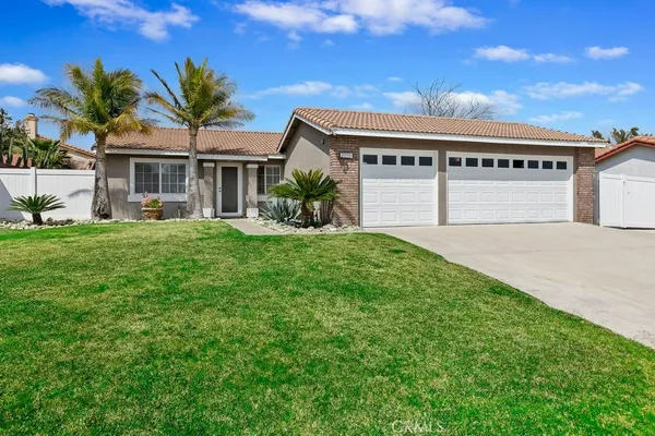 $3,000 | 2058 West Fairview Drive, Rialto, CA 92377