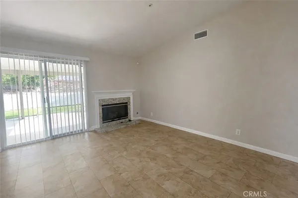 $3,000 | 2058 West Fairview Drive, Rialto, CA 92377