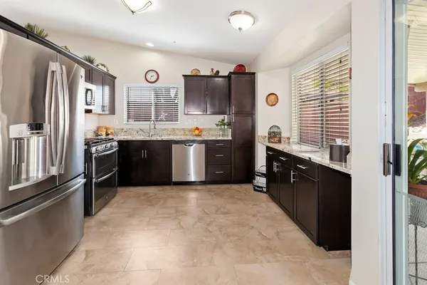 $3,000 | 2058 West Fairview Drive, Rialto, CA 92377