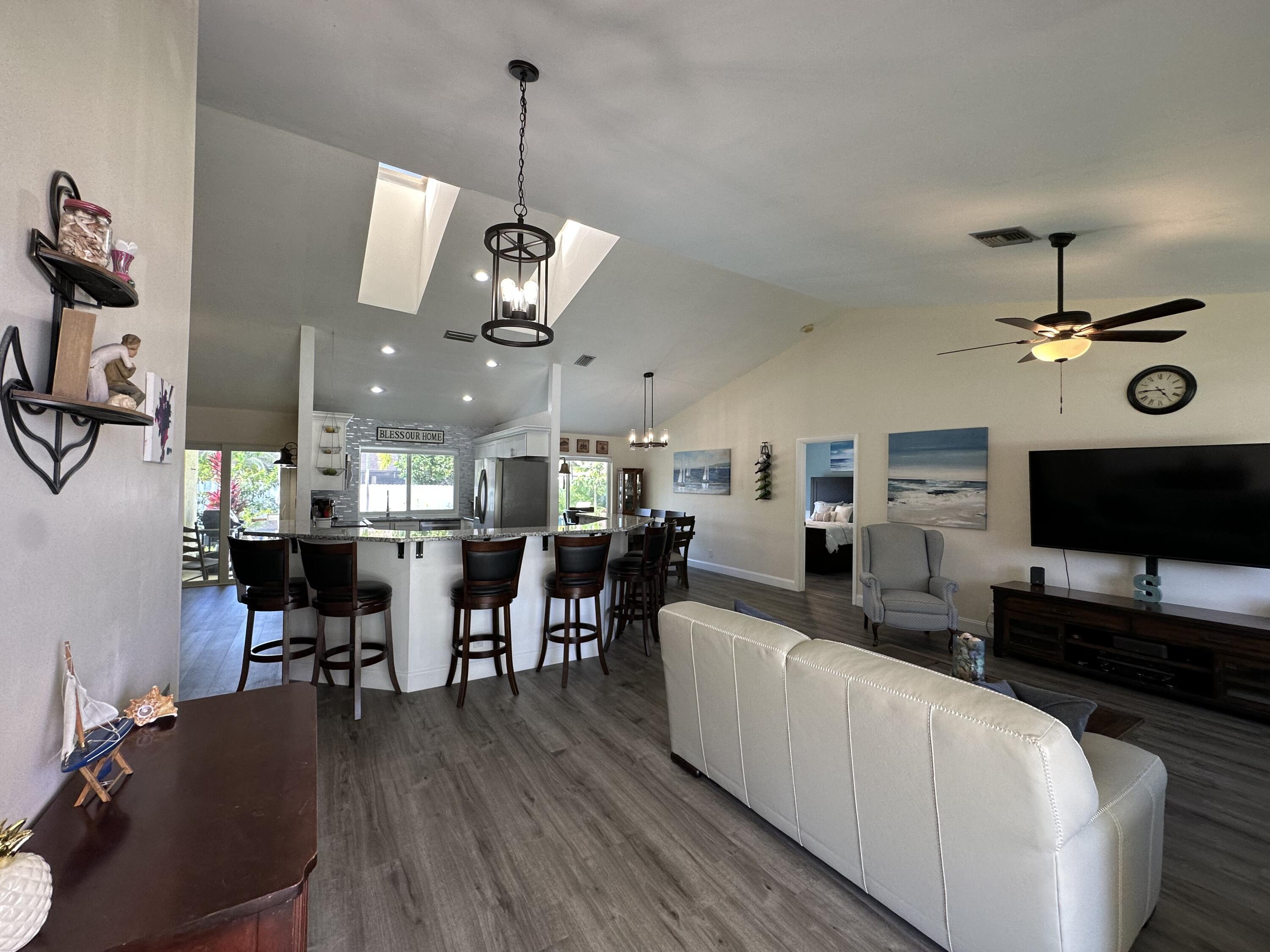 455 Seneca Lane Boca Raton, FL 33487 - Photo 8 of 110 IMG_7019