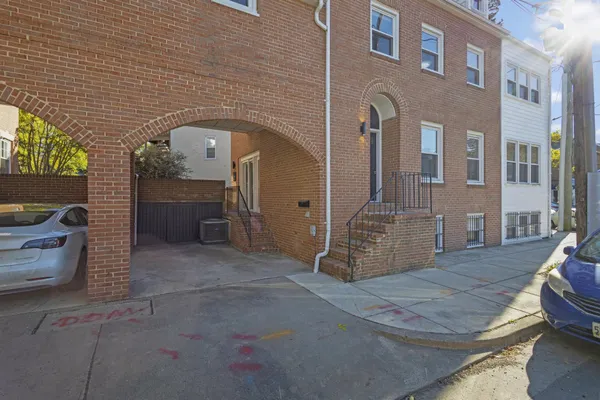 $4,500 | 116 Commerce Street, Alexandria, VA 22314