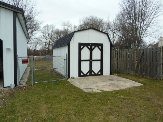 6N476 Thorn Road Hanover Park, IL 60133 - Photo 29 of 35 a view of wooden fence