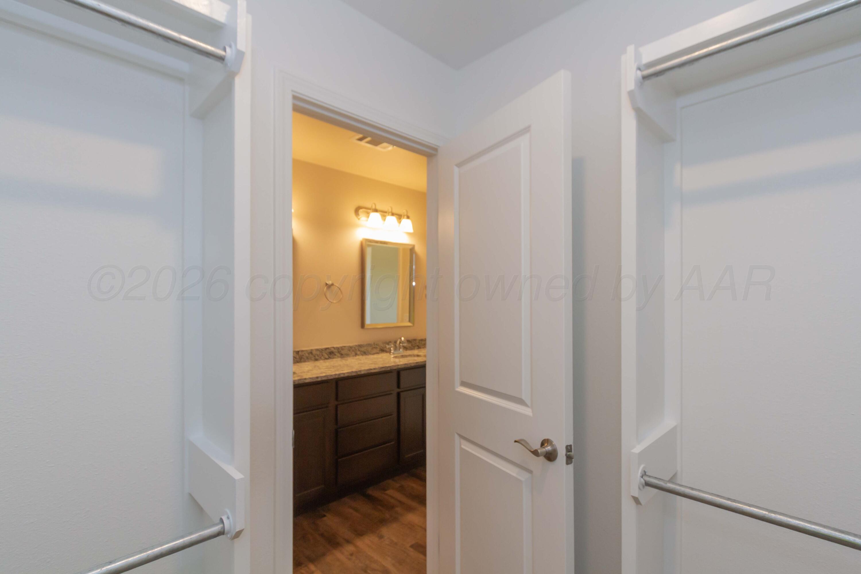 4203 Beacon Road Amarillo, TX 79118 - Photo 19 of 34 PRIMARY CLOSET