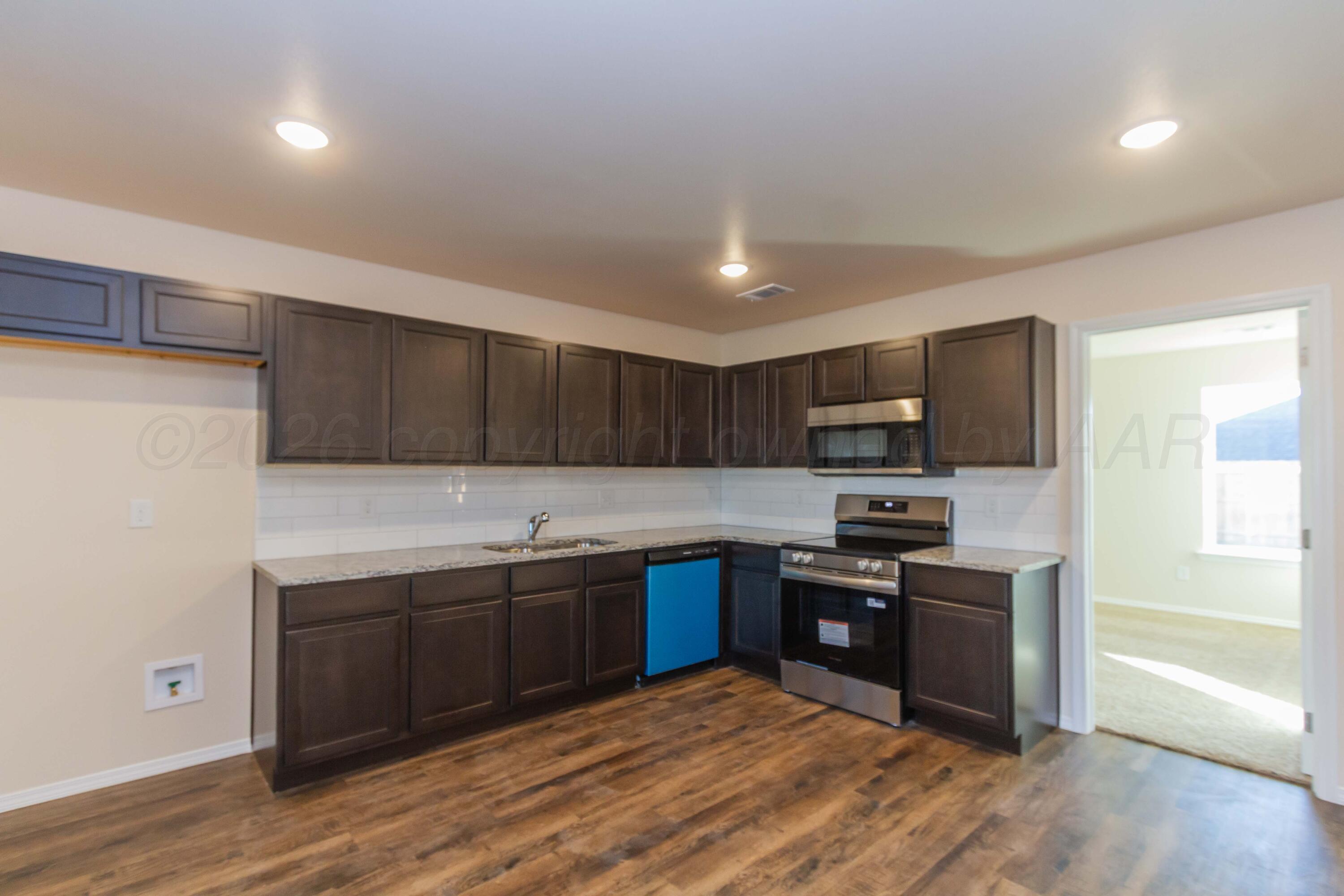 4203 Beacon Road Amarillo, TX 79118 - Photo 8 of 34 KITCHEN