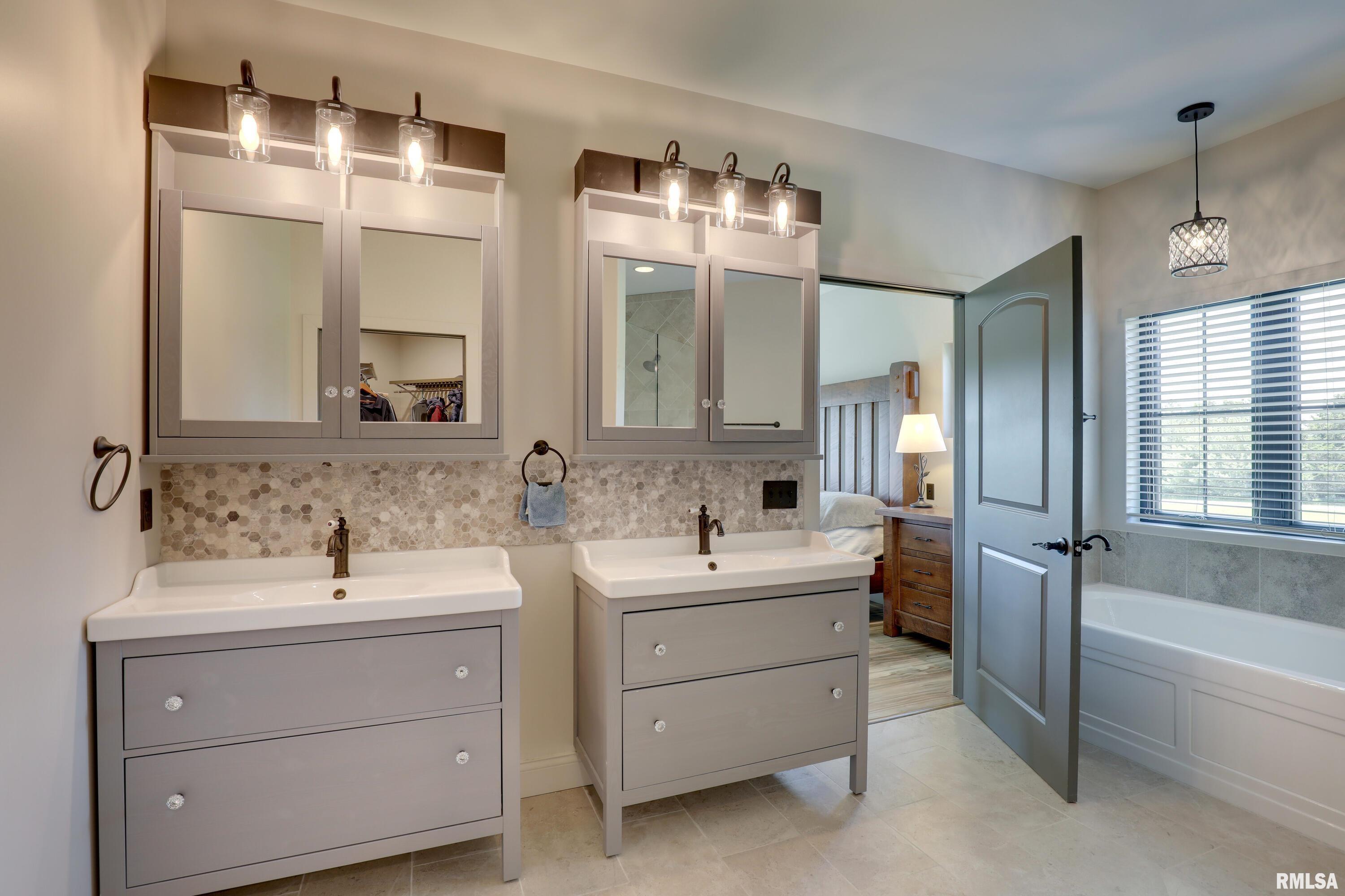 4811 Bitter Court Quincy, IL 62305 - Photo 17 of 38