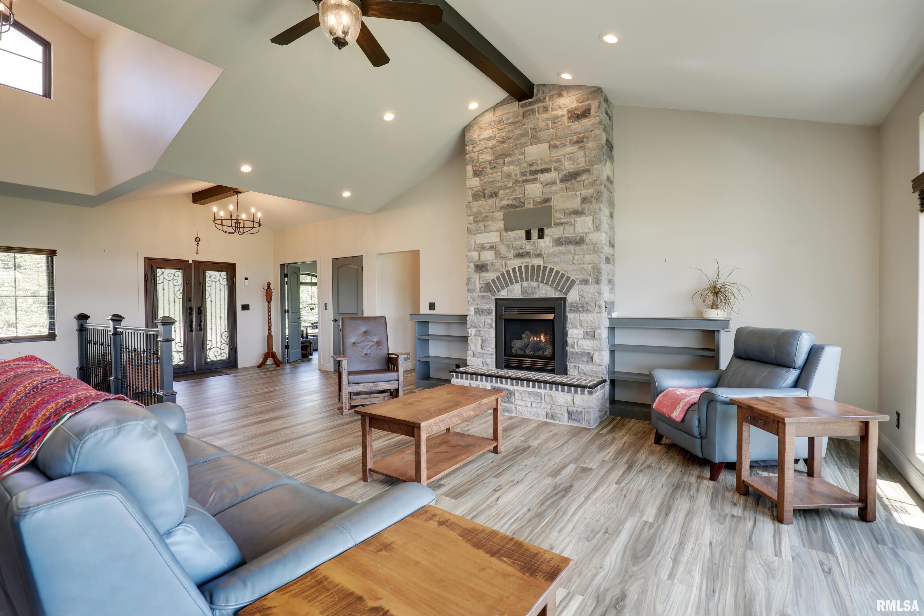 4811 Bitter Court Quincy, IL 62305 - Photo 5 of 38