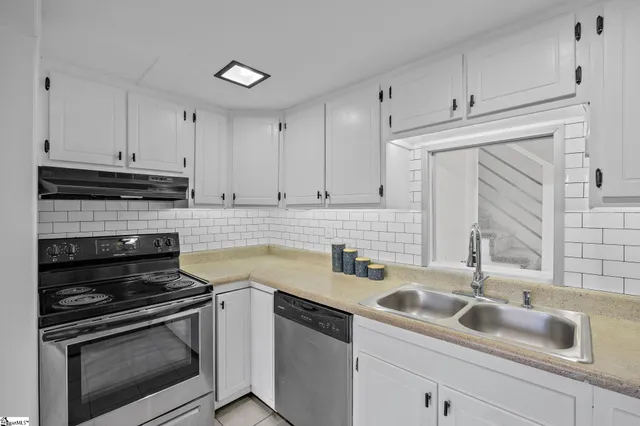 $160,000 | 3706 East North Street, Unit F6, Greenville, SC 29615