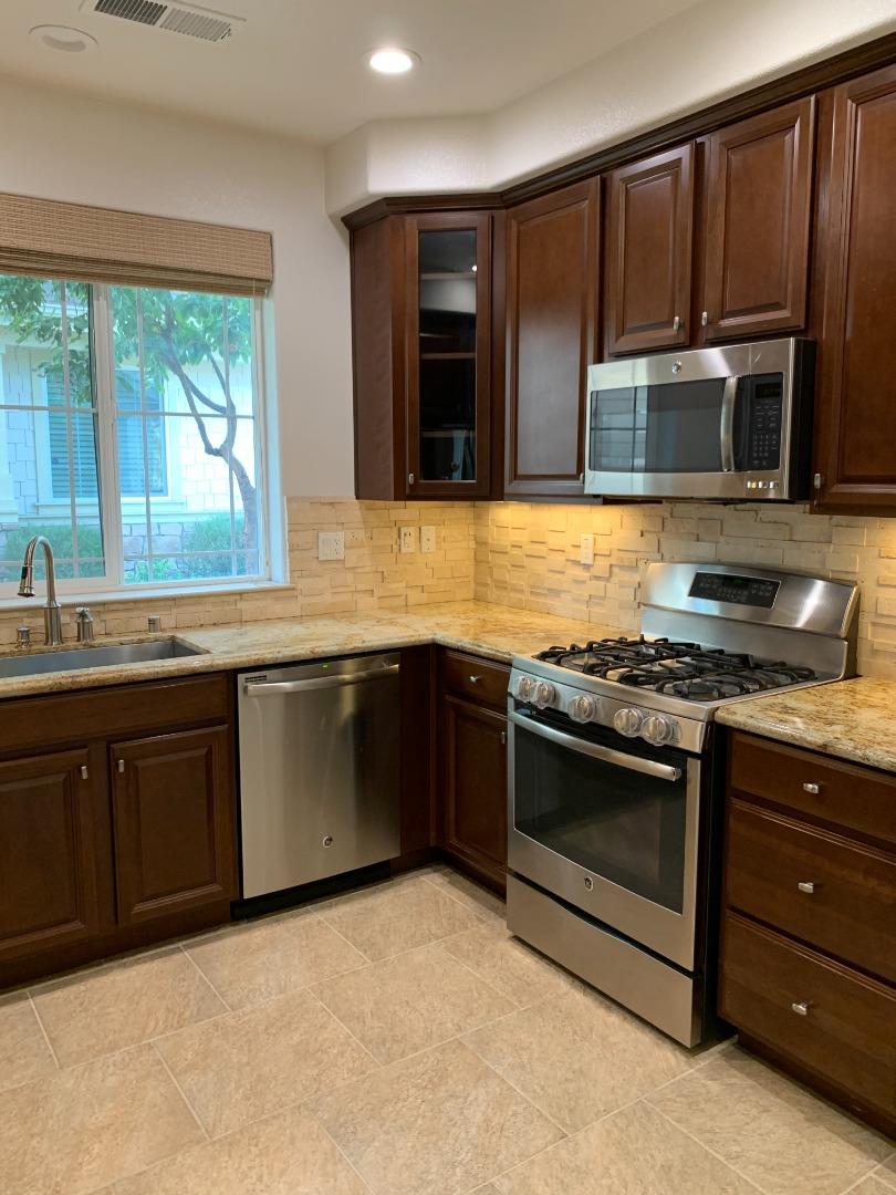 134 Cochrane Road Morgan Hill, CA 95037 - Photo 8 of 27 Gallery Image 8