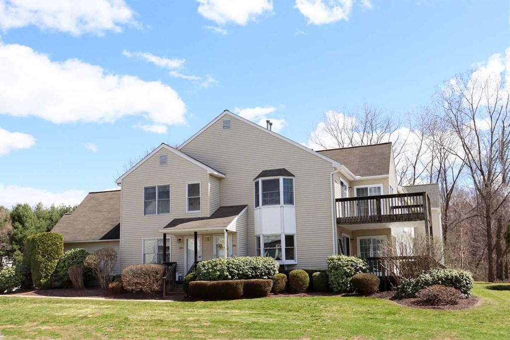 65 Castlegate Drive, Unit A Springfield, MA 01129 - Photo 2 of 28 Gallery Image 2