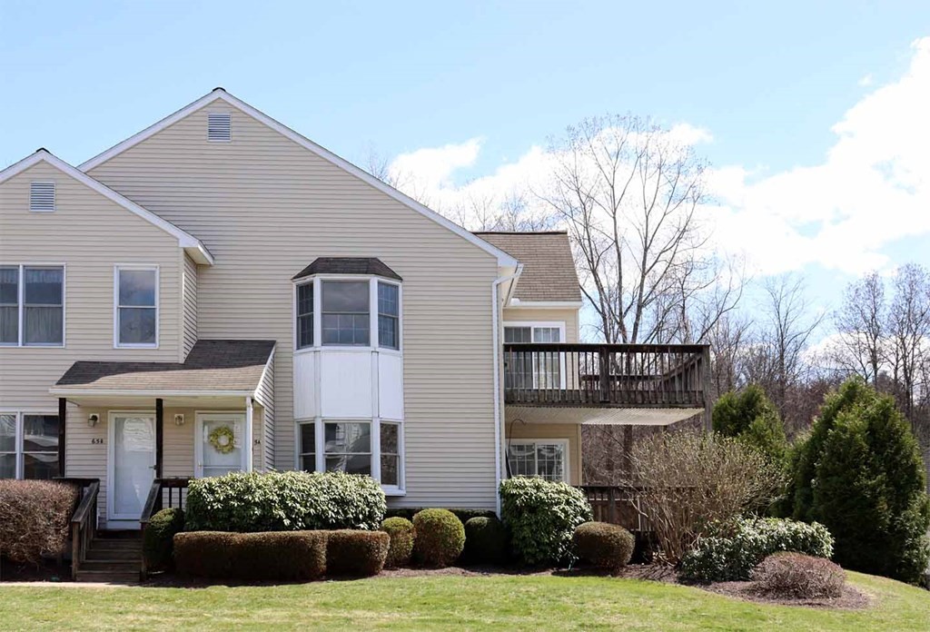 65 Castlegate Drive, Unit A Springfield, MA 01129 - Photo 3 of 28 Gallery Image 3