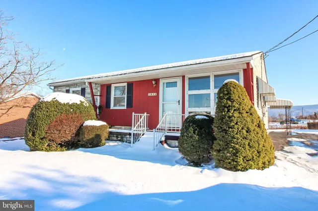 $1,200 | 1045 Hisey Avenue, Woodstock, VA 22664