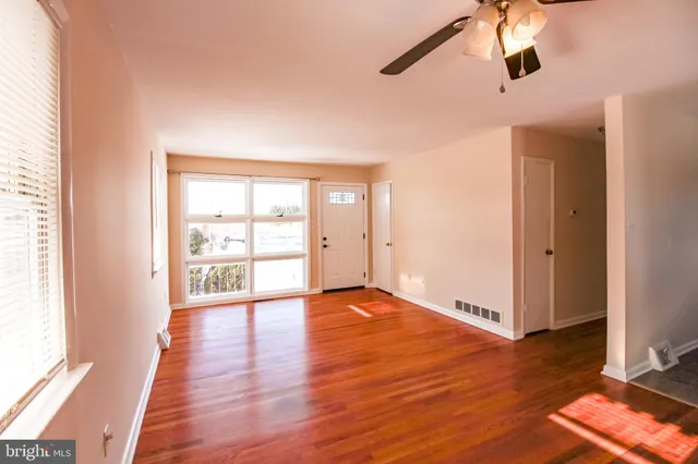 $1,200 | 1045 Hisey Avenue, Woodstock, VA 22664